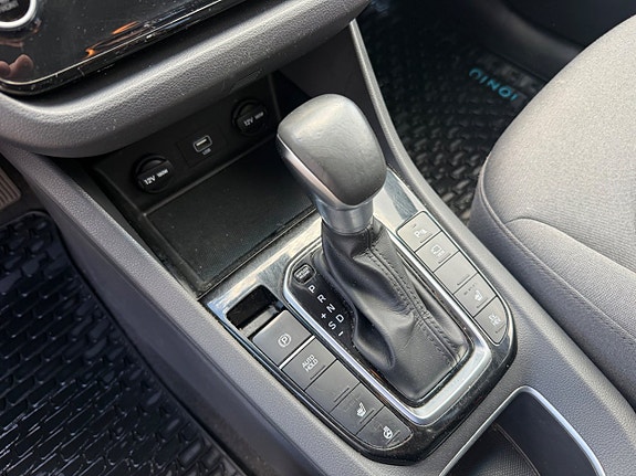 Hyundai IONIQ 13 of 25