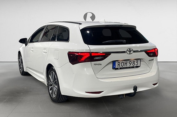 Toyota Avensis 5 of 5