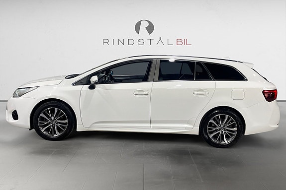 Toyota Avensis 4 of 5