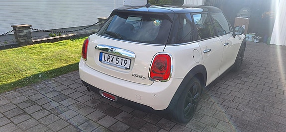 MINI Cooper 4 of 4