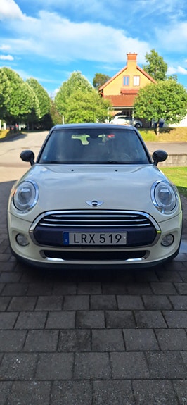 MINI Cooper 2 of 4