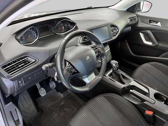 Peugeot 308 13 of 18