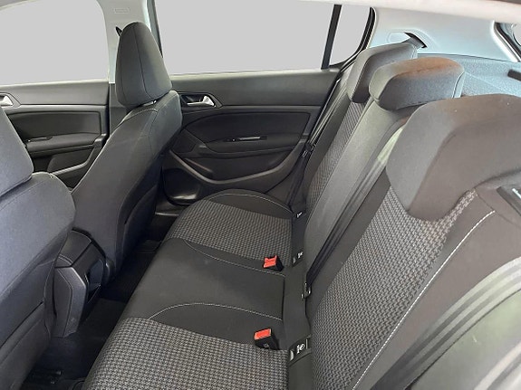 Peugeot 308 10 of 18