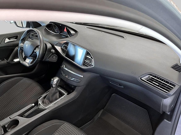 Peugeot 308 9 of 18