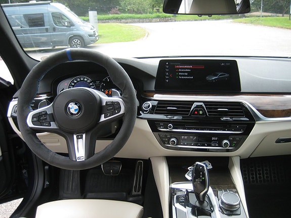 BMW 540i 15 of 20