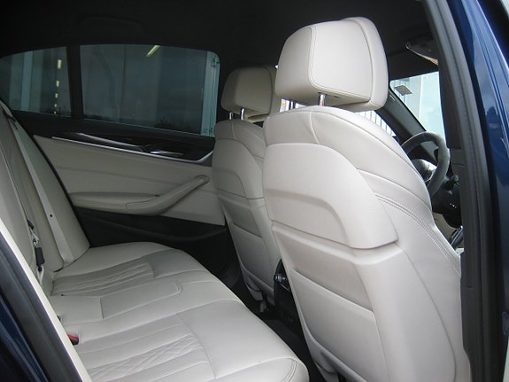 BMW 540i 6 of 20