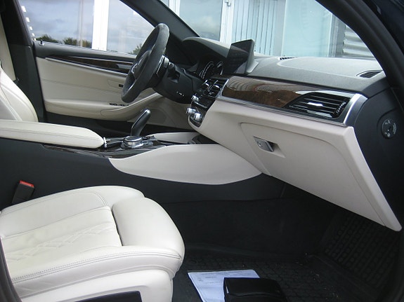 BMW 540i 5 of 5