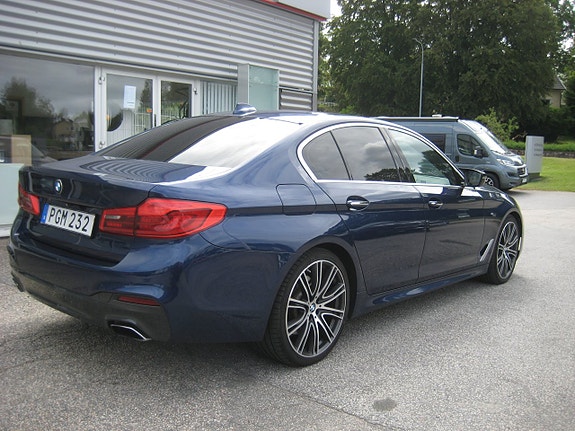BMW 540i 3 of 5
