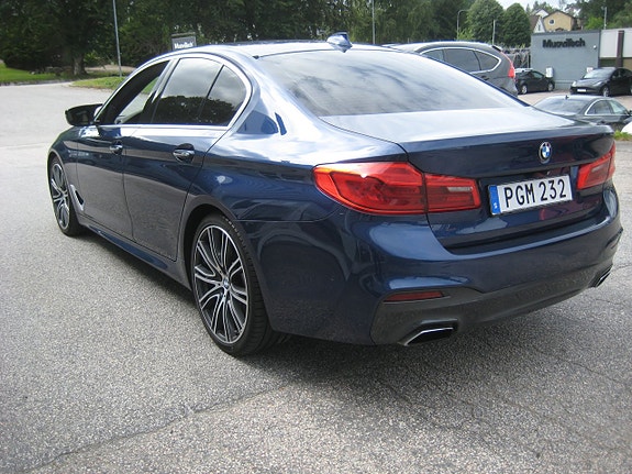 BMW 540i 4 of 5