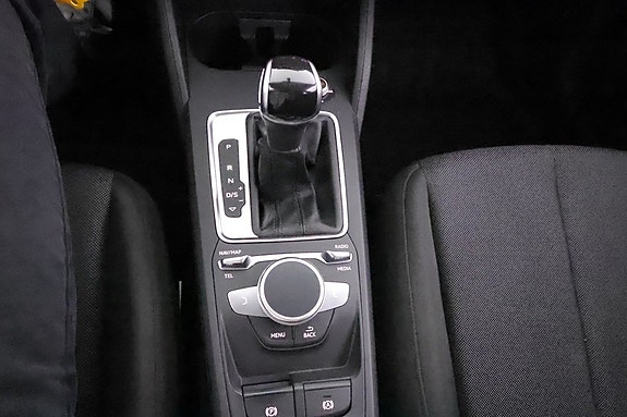 Audi Q2 17 of 17