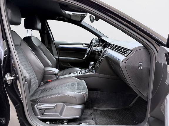 Volkswagen Passat 15 of 18