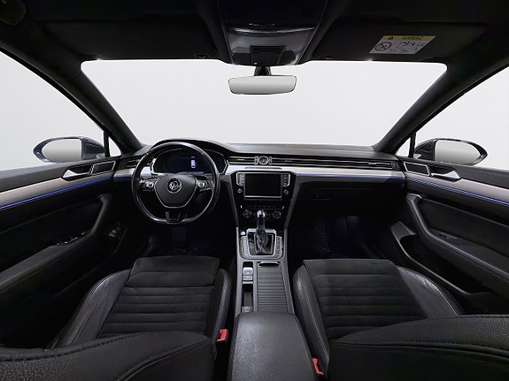 Volkswagen Passat 11 of 18