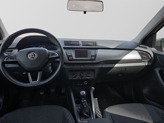 Skoda Fabia 2 of 11