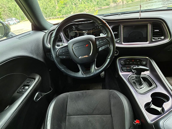Dodge Challenger 4 of 5