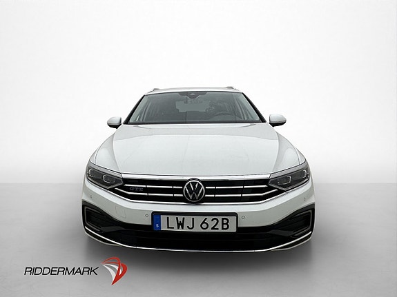 Volkswagen Passat 2 of 5