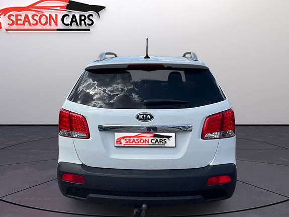 Kia Sorento 3 of 5
