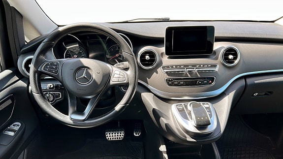 Mercedes-Benz V220 d 4 of 5