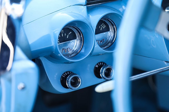 Chevrolet Corvette 22 of 22