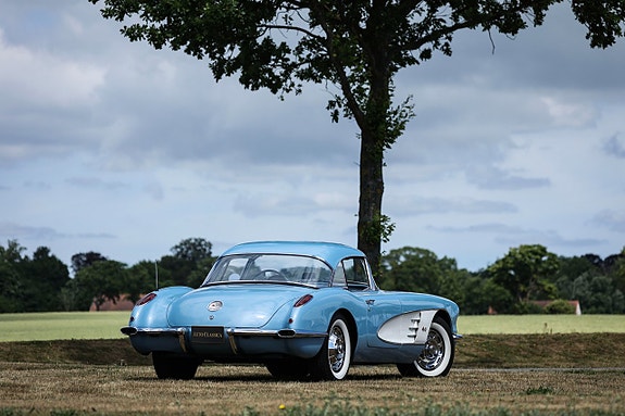 Chevrolet Corvette 5 of 5