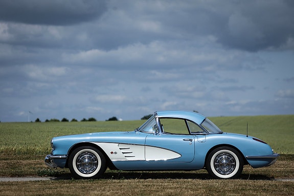 Chevrolet Corvette 8 of 22