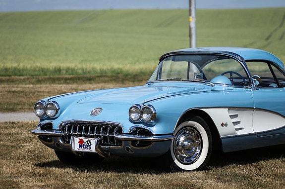 Chevrolet Corvette 9 of 22