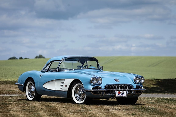 Chevrolet Corvette 2 of 5