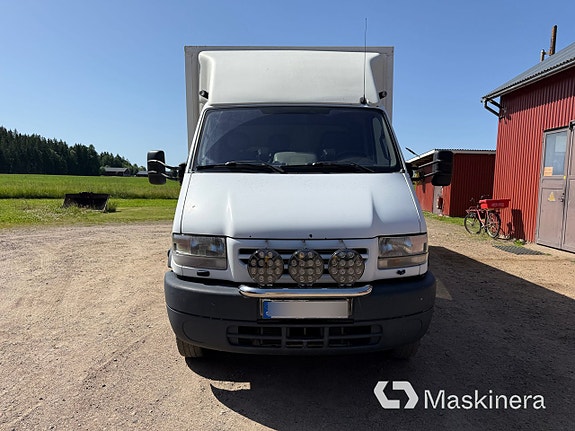 Verkstadsbil Renault Mascott 150.65CC 2 of 27