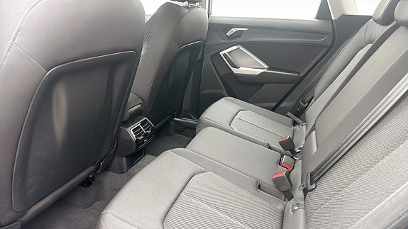 Audi Q3 12 of 18