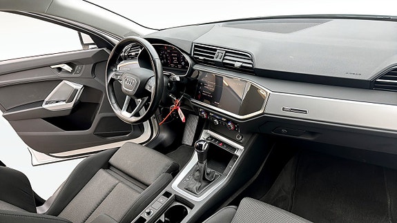 Audi Q3 11 of 18