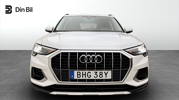 Audi Q3 4 of 5
