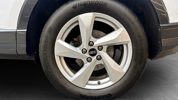 Audi Q3 6 of 18