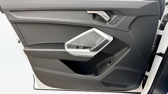 Audi Q3 14 of 18