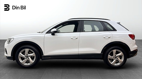 Audi Q3 2 of 5