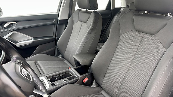 Audi Q3 8 of 18