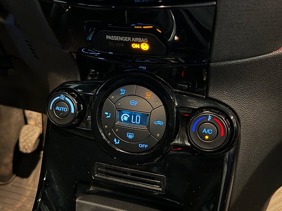 Ford Fiesta 15 of 18