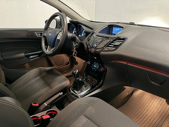 Ford Fiesta 12 of 18