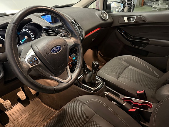 Ford Fiesta 7 of 18