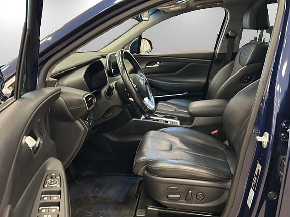Hyundai Santa Fe 10 of 23