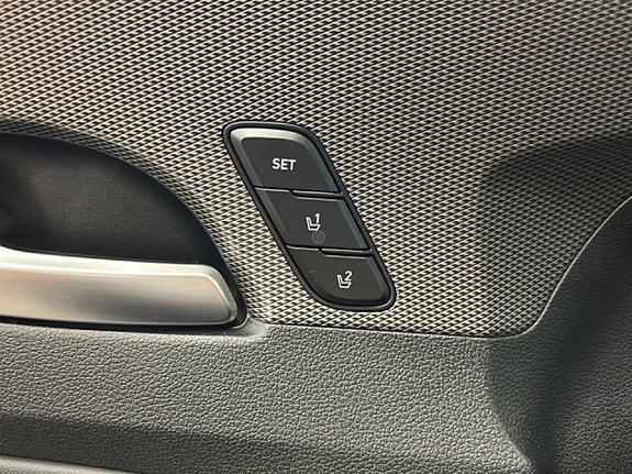 Hyundai Santa Fe 17 of 23