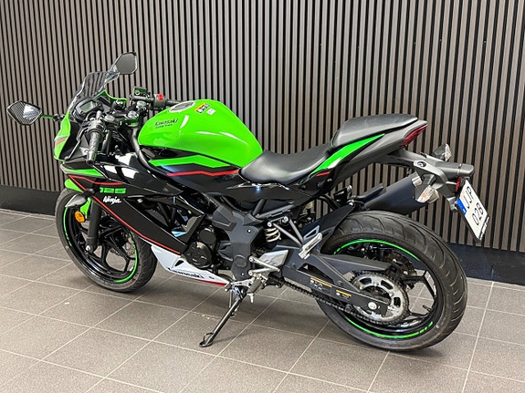 Kawasaki Ninja 125 6 of 6