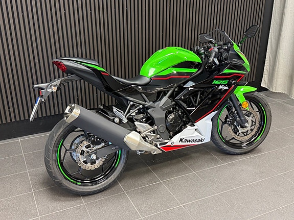 Kawasaki Ninja 125 3 of 5