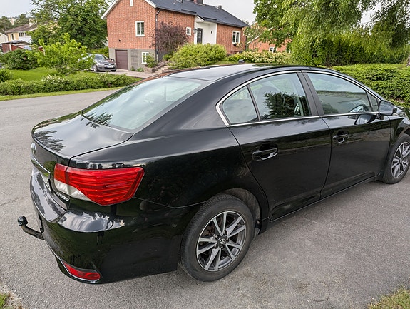 Toyota Avensis 3 of 5
