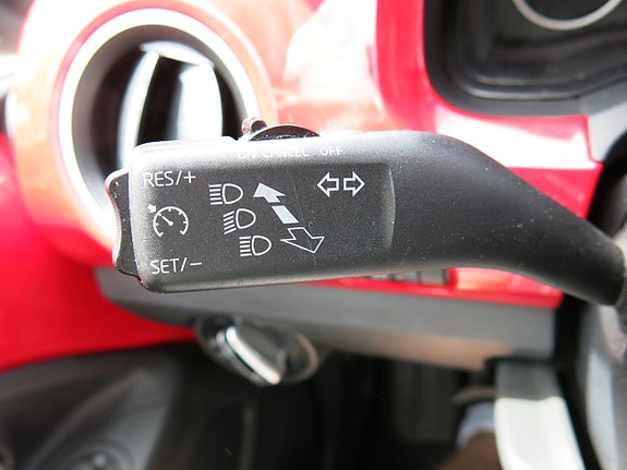 Volkswagen UP! 14 of 21