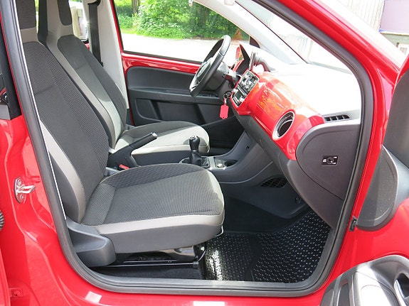 Volkswagen UP! 17 of 21