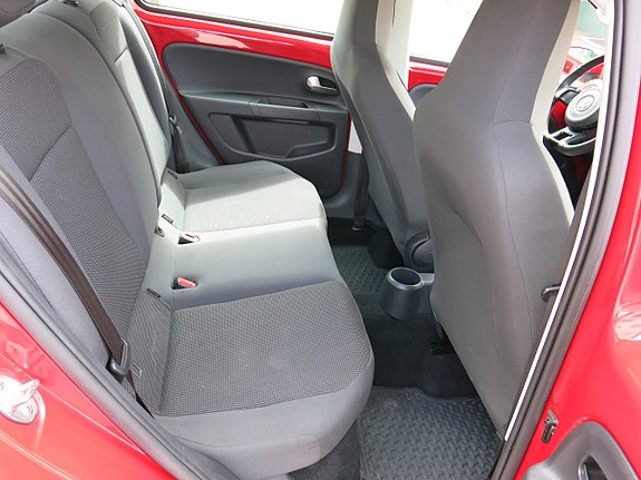 Volkswagen UP! 16 of 21
