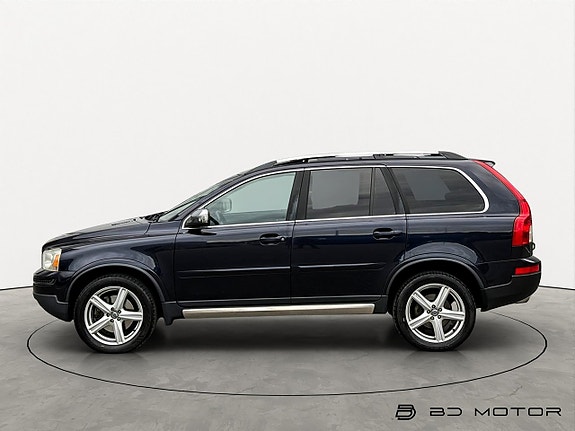 Volvo XC90 2 of 5