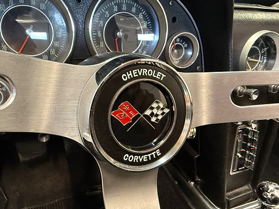 Chevrolet Corvette 29 of 30