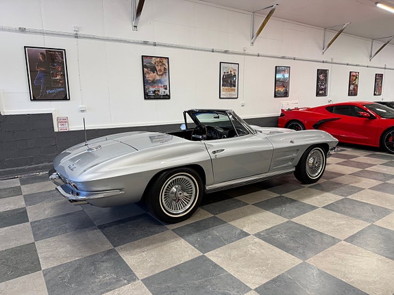 Chevrolet Corvette 14 of 30