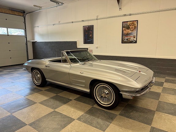 Chevrolet Corvette 3 of 30