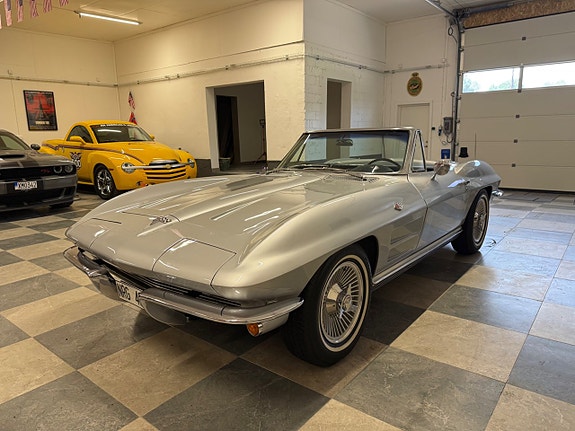 Chevrolet Corvette 8 of 30